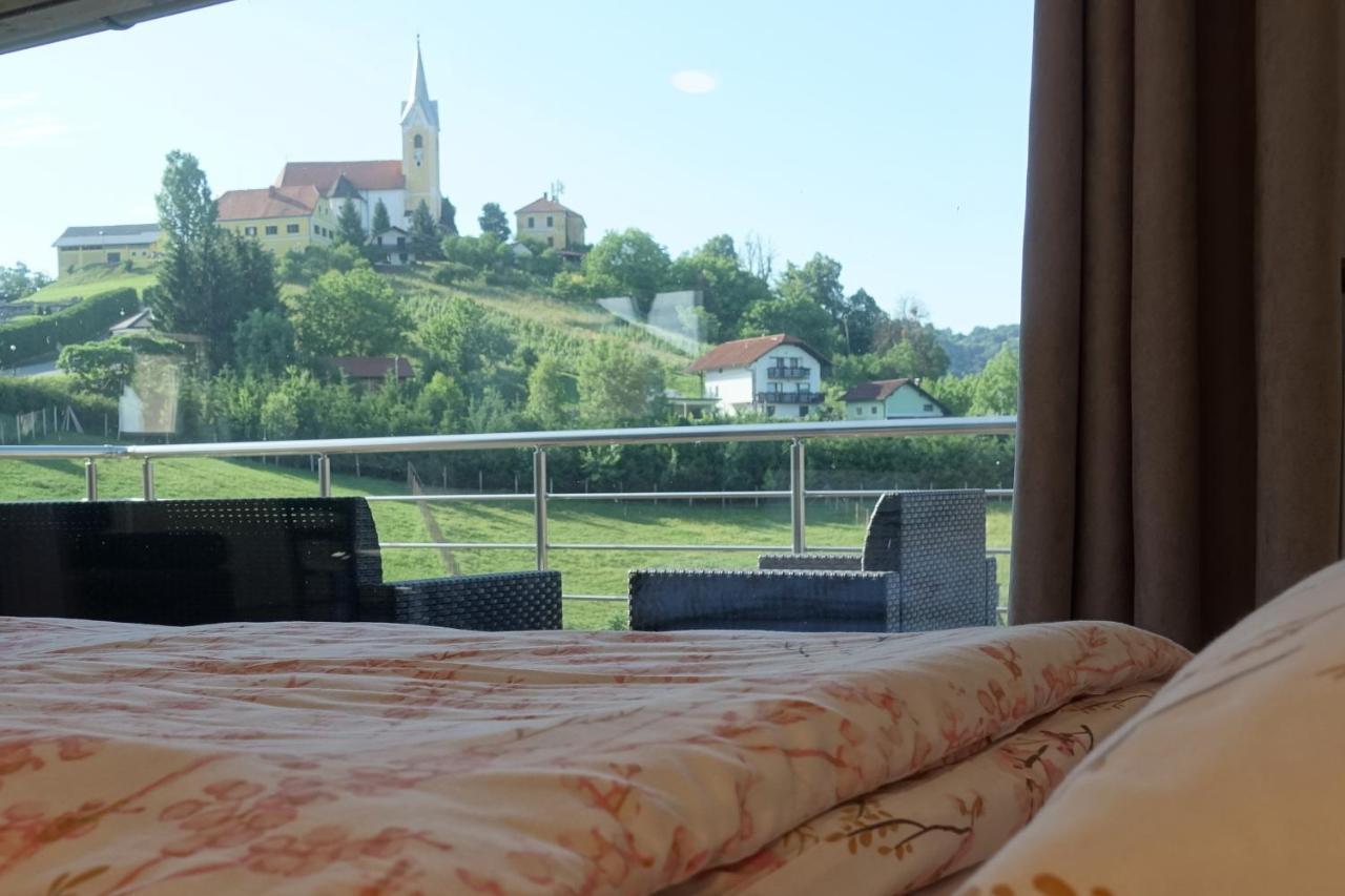 Apartments Laura Farm Stay Podčetrtek Zewnętrze zdjęcie